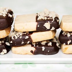 Macadamia Shortbread Cookies