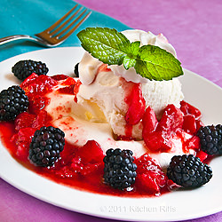 Meringues with Strawberry Sauce