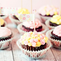 Mother’s Day Rose Cupcakes