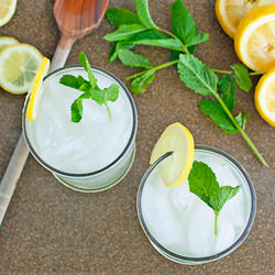 Fresh Squeezed Lemonade with Mint