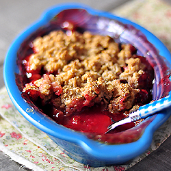 Strawberry Rhubarb Crumble