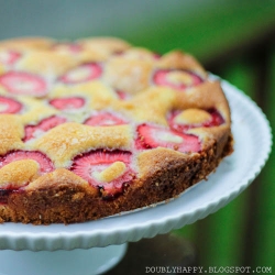 Strawberry Buttermilk Cake