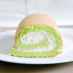 Pandan & Coconut Soufflé Roll