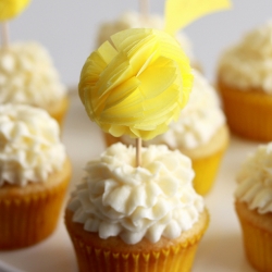 Pom-Pom Cupcake Topper