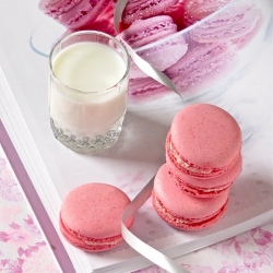 Pretty Pink Raspberry Macrons