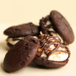 Samoa Whoopie Pies