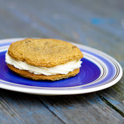 Cheesecake Cookie Sandwiches