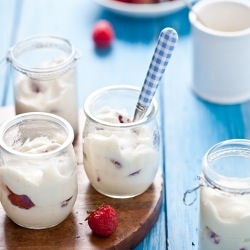 Faisselle Mousse & Fresh Berries