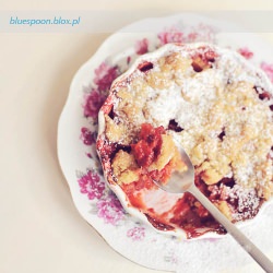 Rhubarb and Strawberry Crumble