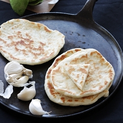 Naan with Avocadocream