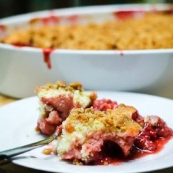 Strawberry Crumble Cake