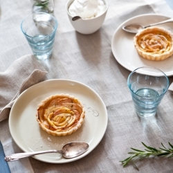 White Peach Tarts Rosemary