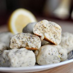 Lemon Poppyseed Cream Cheese Cookie