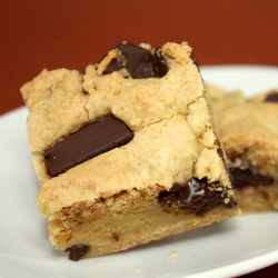 Vegan Chocolate Chunk Blondies