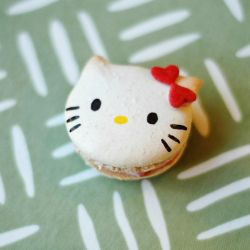 Hello Kitty Macarons