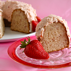 Fresh Strawberry and Cream Cake