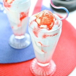 Patriotic Ice Cream Floats