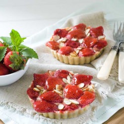 Gluten Free Strawberry Almond Tarts