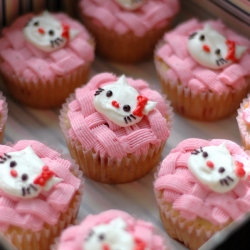 Strawberry Hello Kitty Cupcakes