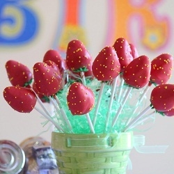 Strawberry Cake Pops