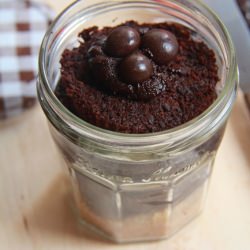 Chocolate Root Beer Cupcakes