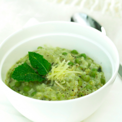 Minty Pea Risotto Soup