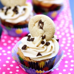 Chocolate Chip Cookie Dough Cupcake