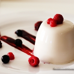 Berrylicious Almond Panna Cotta