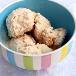 Cinnamon Peach Ice Cream