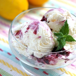 Blackberry Lemonade Ice Cream