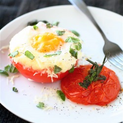 Baked Eggs in Tomato Cups