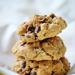 Oatmeal Chocolate Chip Cookie