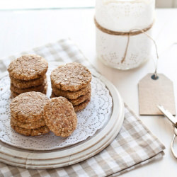 Quinoa, Oats & Spelt Cookies