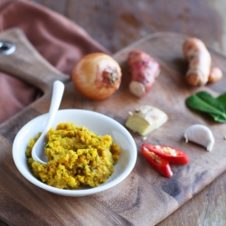 Fragrant Malaysian Curry Paste