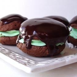 Mint Chocolate Whoppie Pies