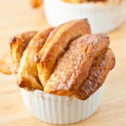 Cinnamon Pull-Apart Bread