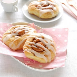 Iced Cinnamon Snail Rolls