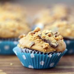 Butterfinger Cupcakes