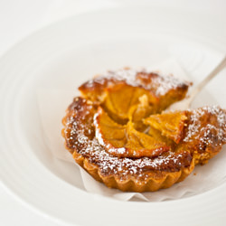 Persimmon Frangipane Tartlette