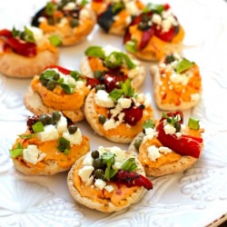 Mini Pitas with Hummus