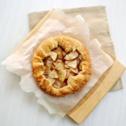 Pear, fFeijoa & Ginger Crostata