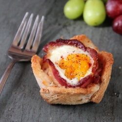 Bacon, Egg, and Toast Cups