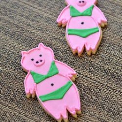 Pool Party Piggy Cookies