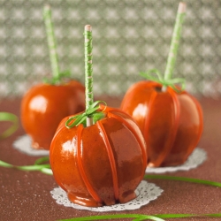 Cinnamon Caramel Apple “Pumpkins”