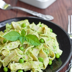 Pasta with Green Peas Pesto