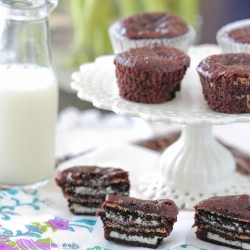 Oreo and Peanut Butter Brownie Cake