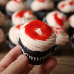 Mini Choc-Straw Cupcakes