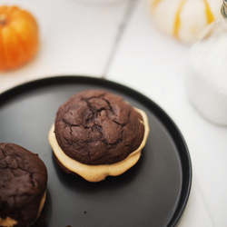 Pumpkin Whoopie Pies