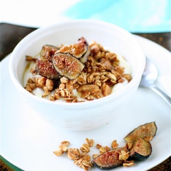 Granola with Yogurt and Figs