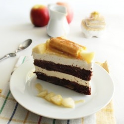 Apple and Caramel Cake